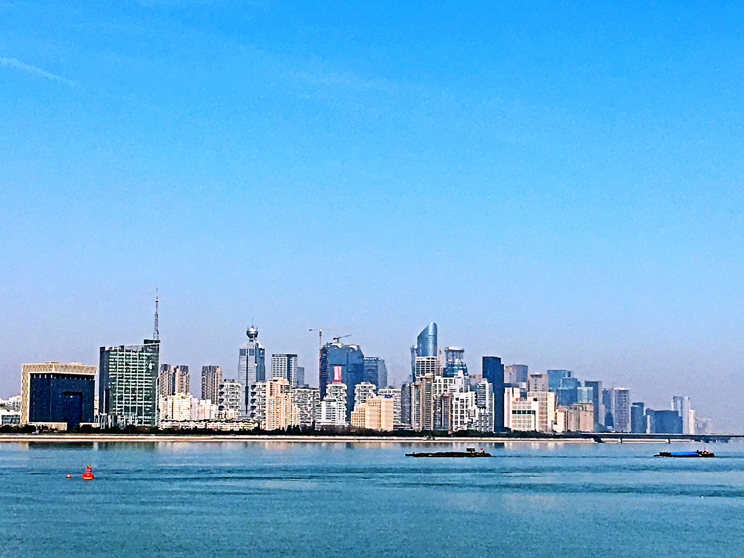 江对面的钱江新城