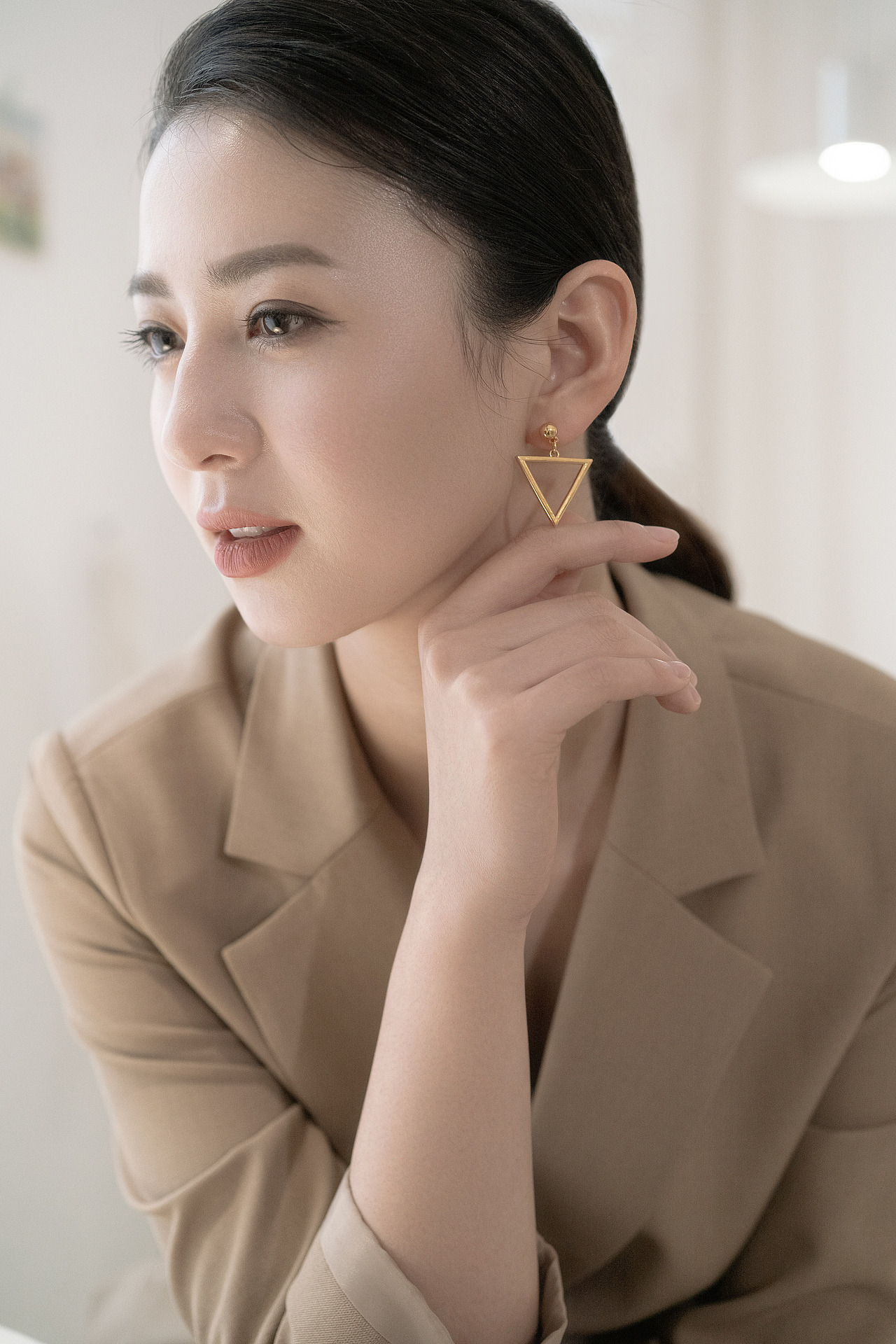 朗诗珠宝模特拍摄（图ZMjQyMzcwNTky） - 人像摄影 - 站酷设计师切入点传媒原创素材 - 站酷ZCOOL