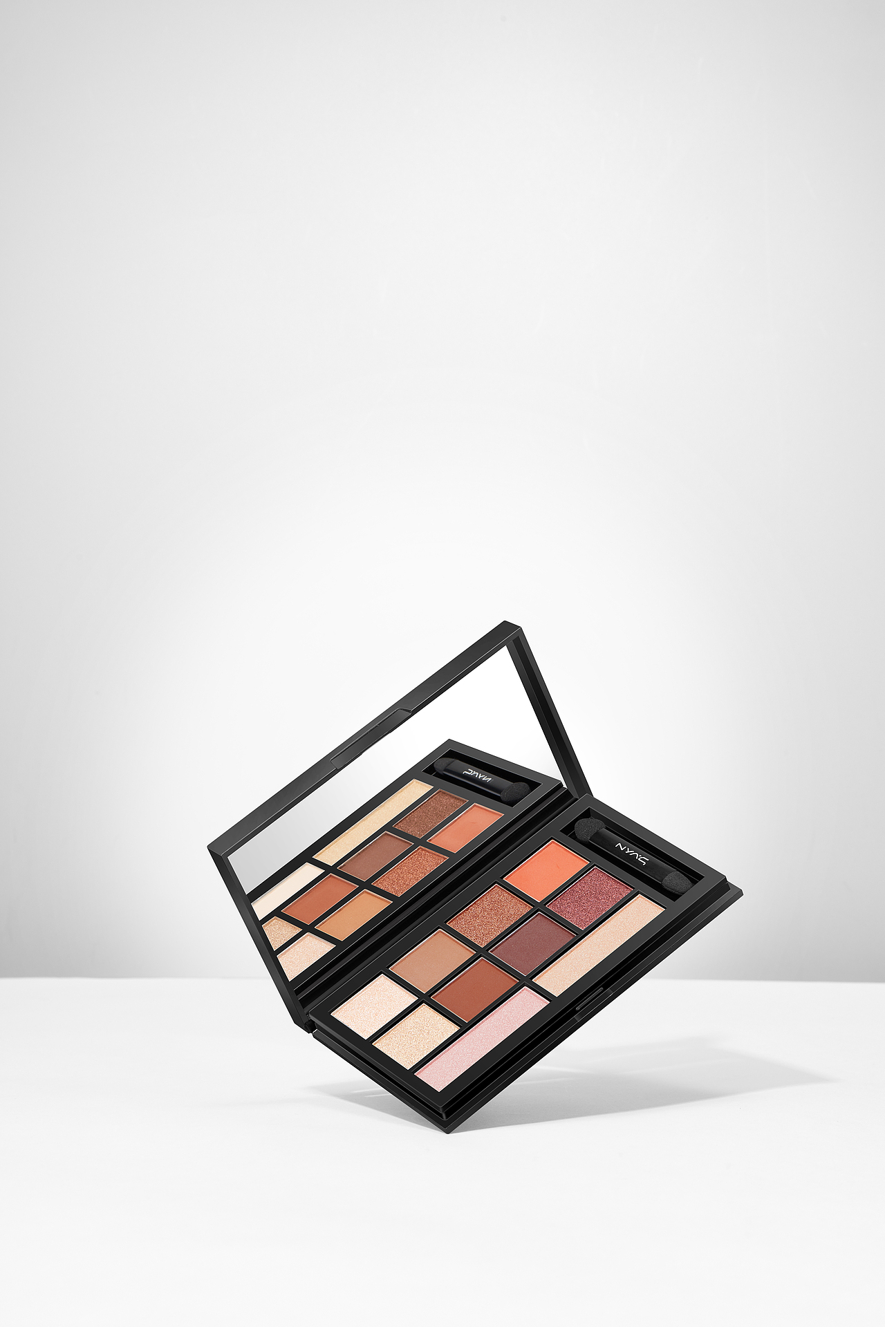 一些白色化妆品小场景