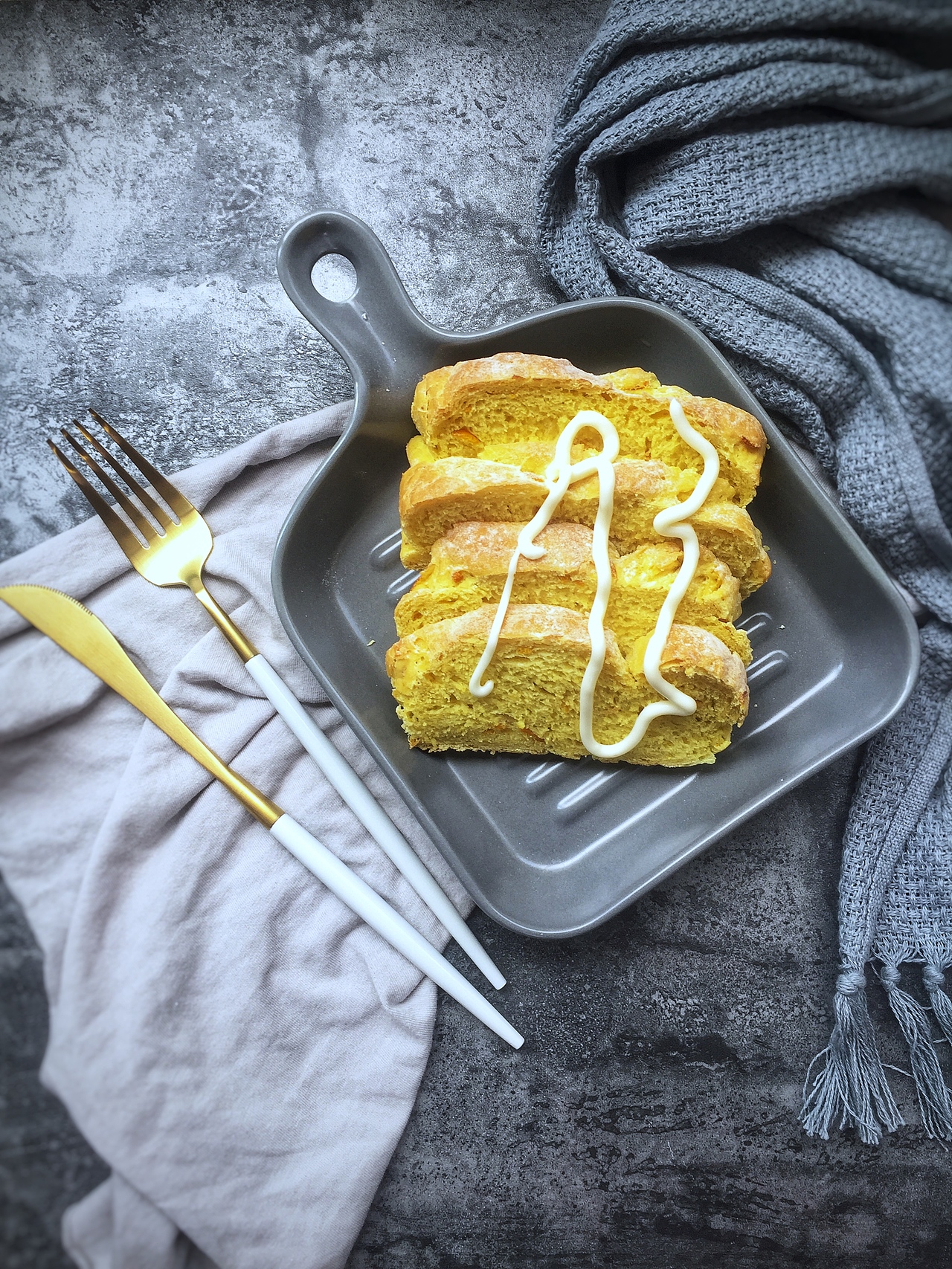 芒果奶酪白面包、橙香软欧包