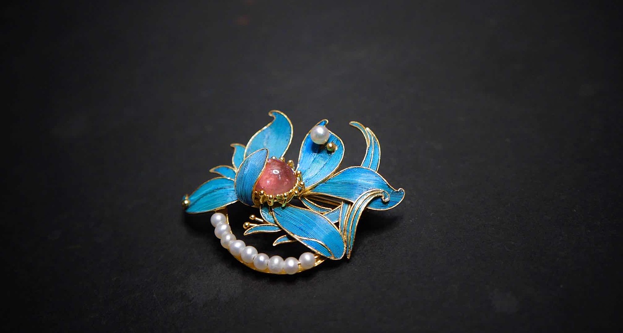 2020年初胸针系列古物新饰点翠首饰非遗工艺现代首饰