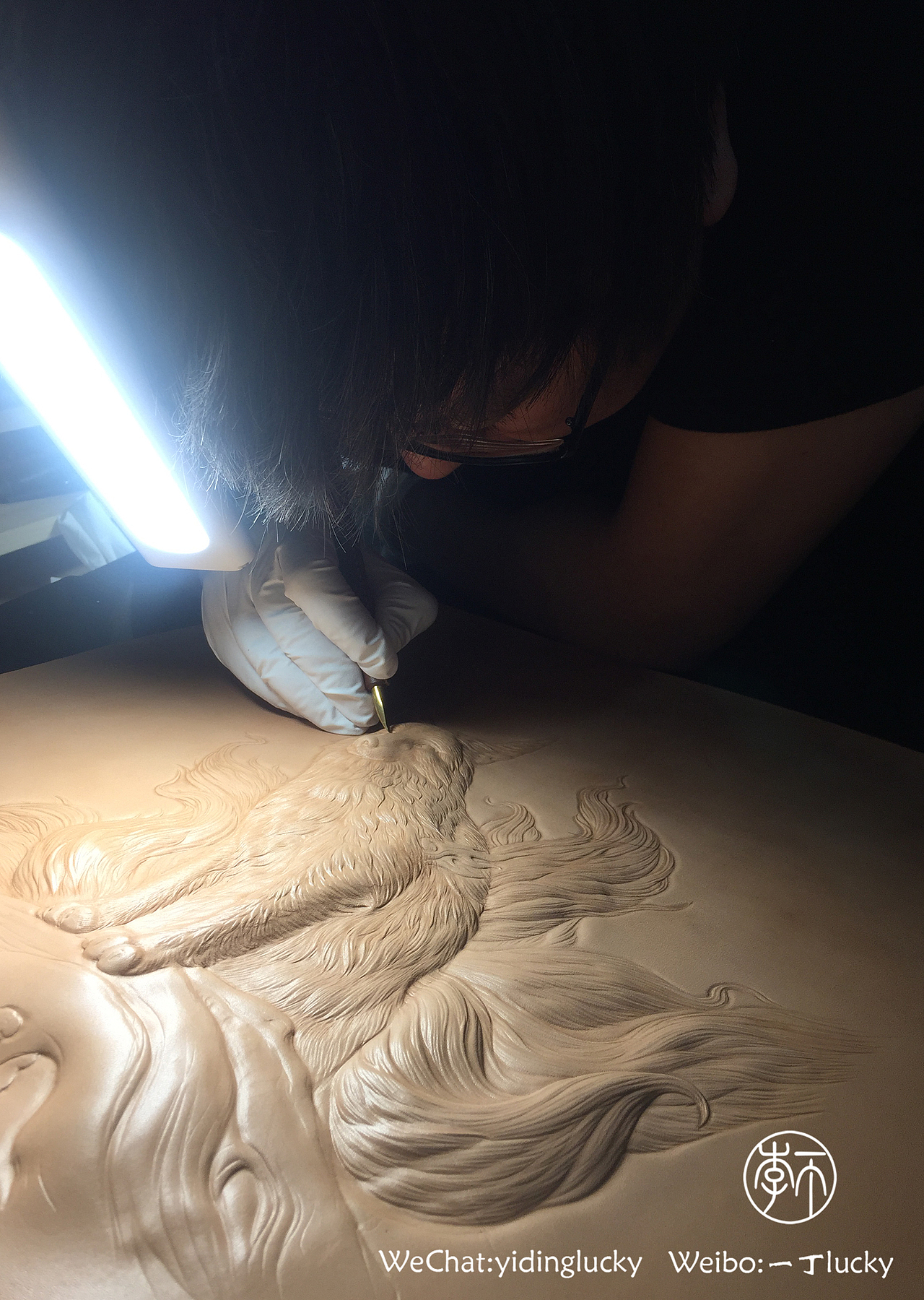 皮塑皮雕作品《九尾狐》（图ZODEyMjQwNjA=） - 工艺品设计 - 站酷设计师一丁lucky原创素材 - 站酷ZCOOL