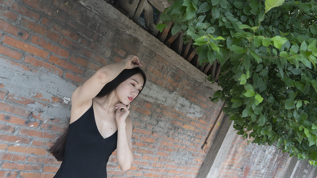 亲密爱人-肚皮舞MV-出境-关爽-视频-谷小松