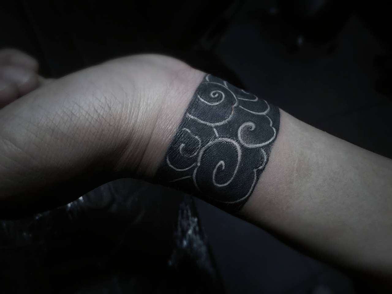 祥云纹身遮盖失败纹身