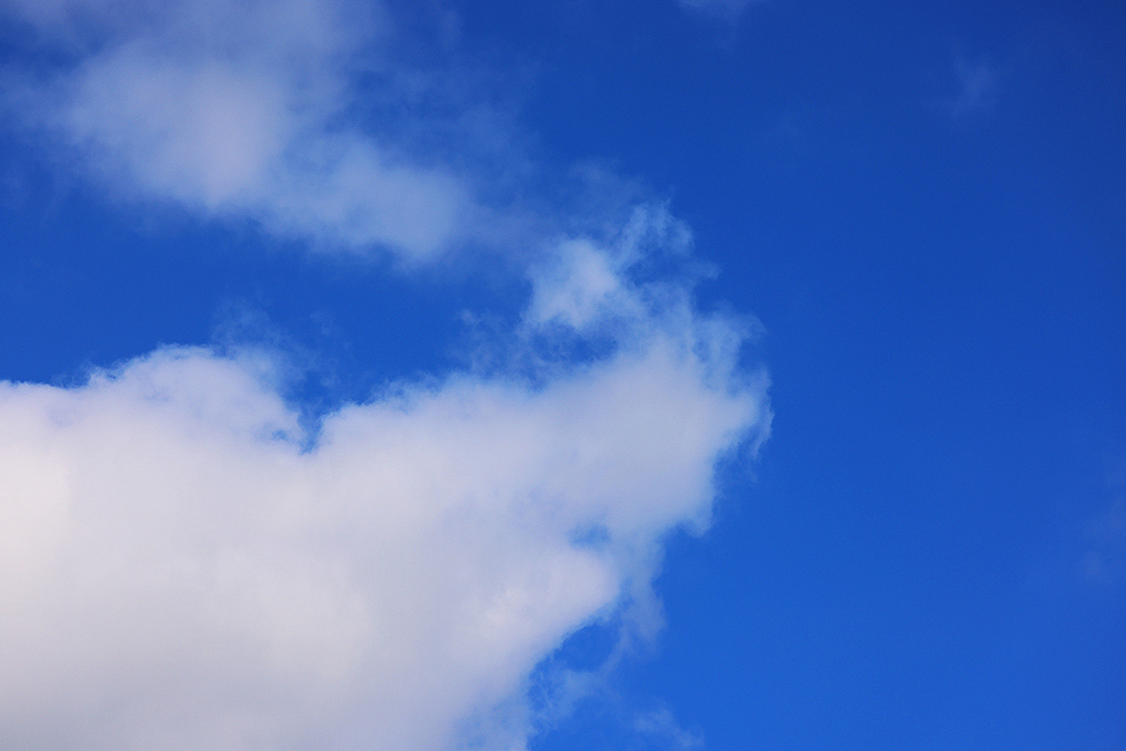 蓝天白云白云朵朵蔚蓝色的天空壁纸海报第1图集