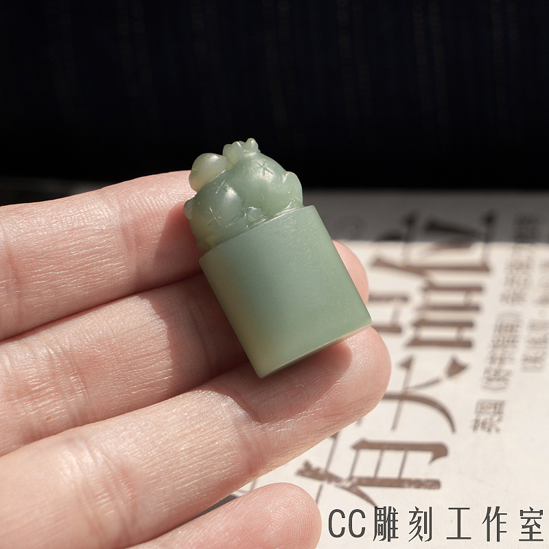 手工玉石雕刻碧玉·福禄（鹿）如意