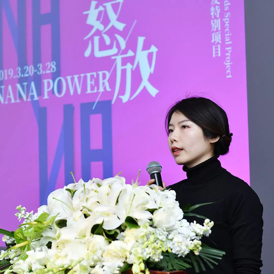 参展青年艺术家李赢致辞