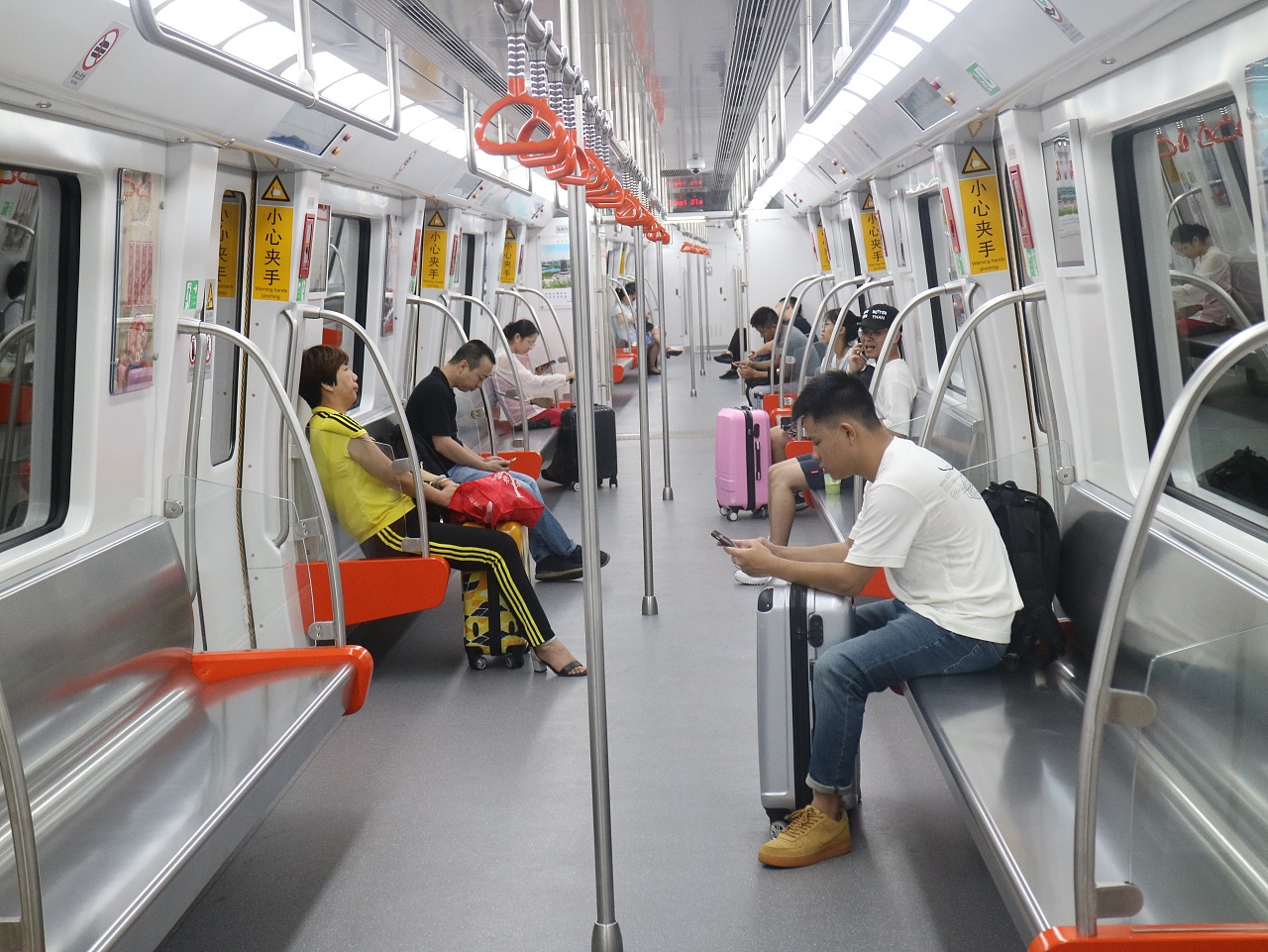 北京地铁出新功能：站内拥挤度可通过手机查询-新出行
