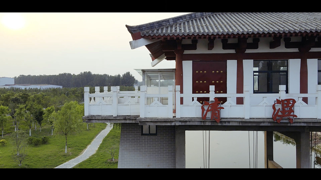 夏日下午仿古建筑水闸航拍练习