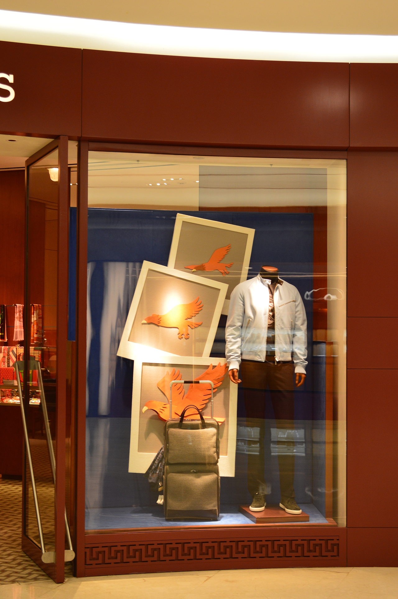 橱窗设计作品（图ZOTQzNDgwNDQ=） - 展陈设计 - 站酷设计师尚门橱窗原创素材 - 站酷ZCOOL