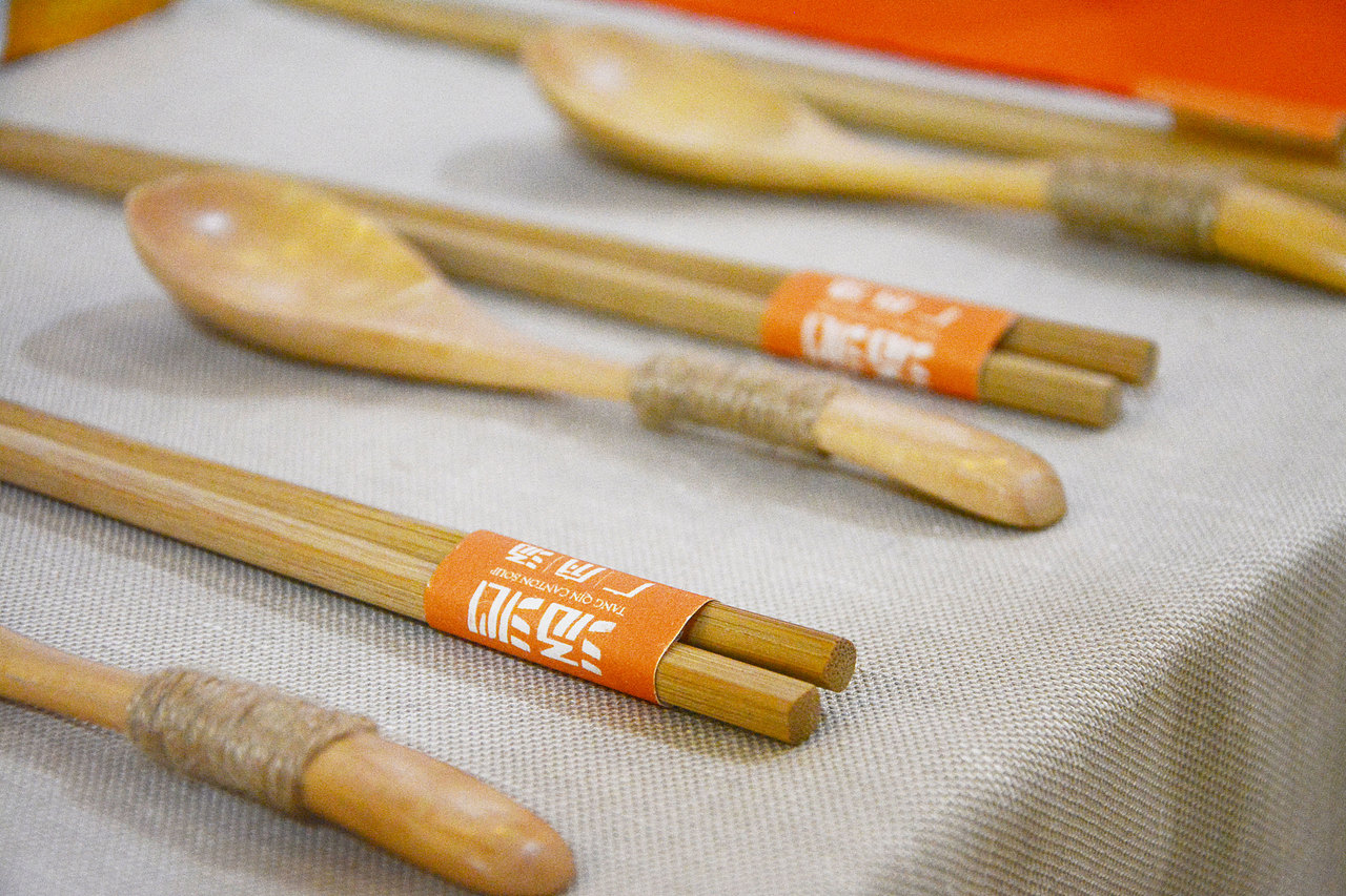 汤沁包装的实物（图ZNzczODAyNDQ=） - 包装 - 站酷设计师包荒设计原创素材 - 站酷ZCOOL