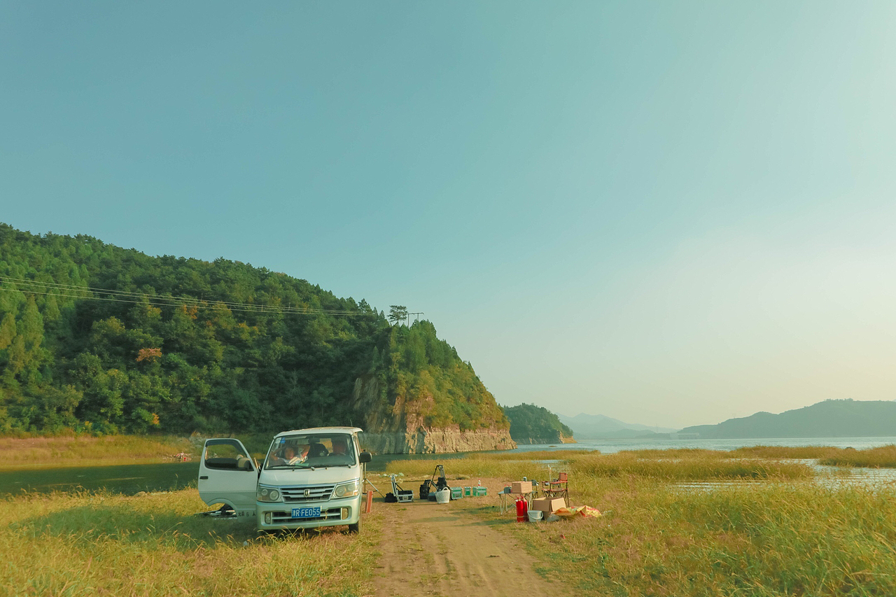 我掀起山河奔向你 踏尽星辰来访你