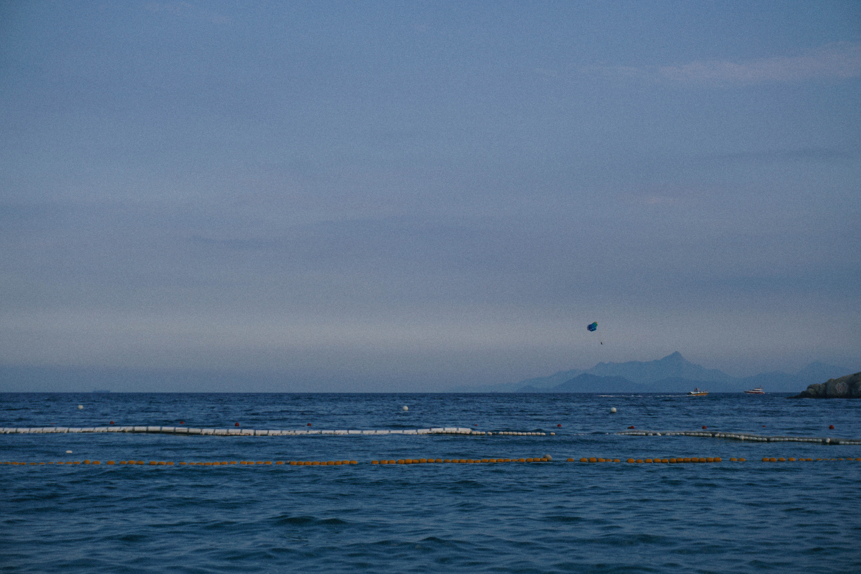 假日海滩_扳手猫-站酷zcool