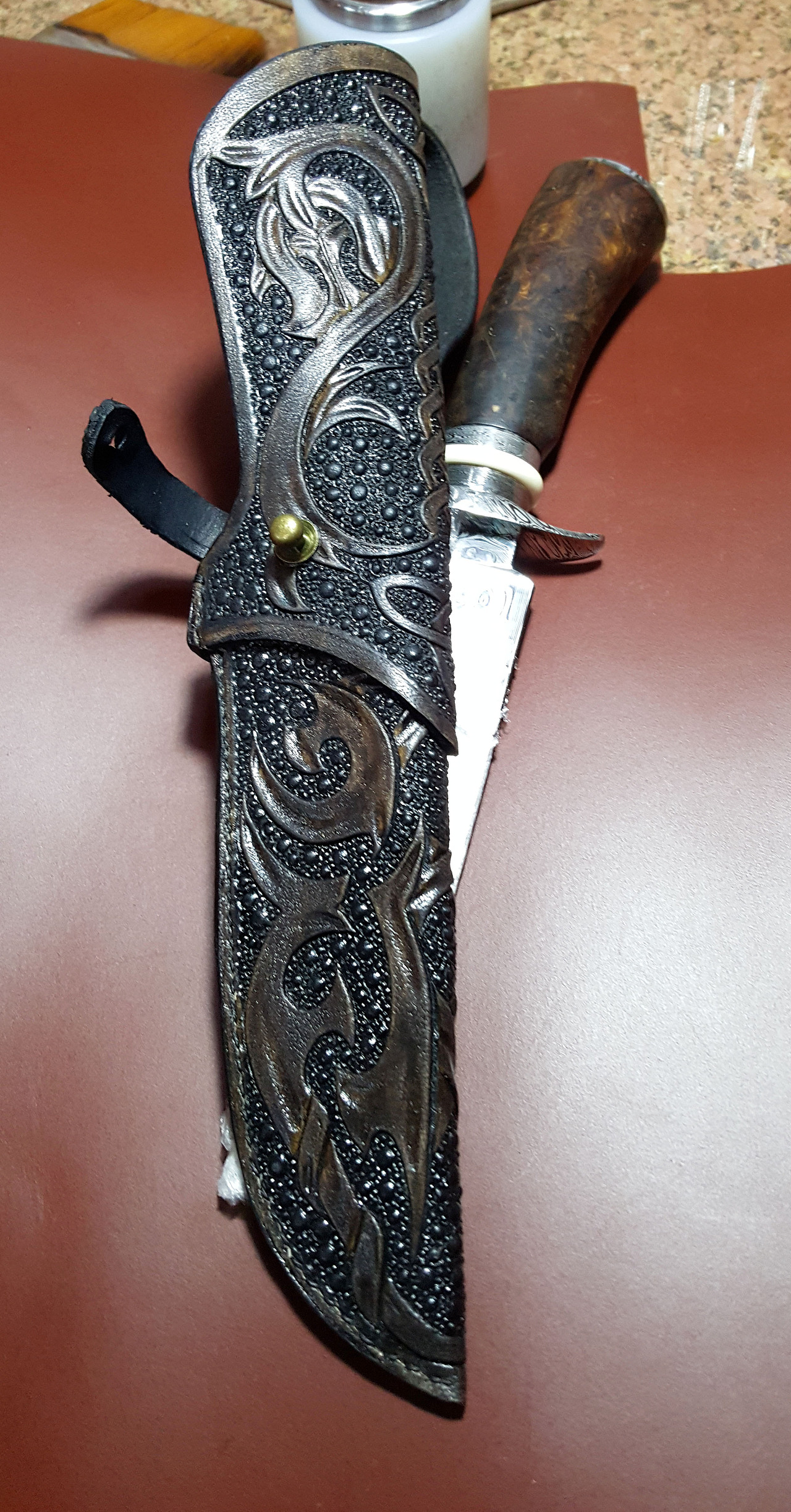 异域风格雕花刀鞘
