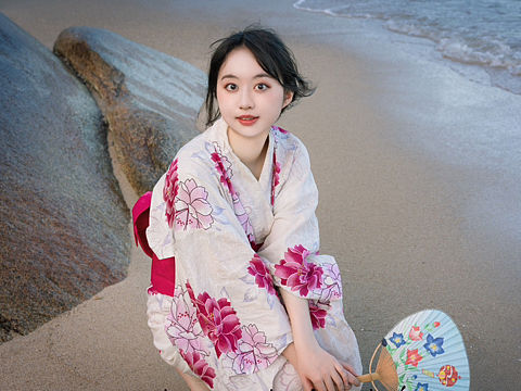 夏天的最后穿上浴衣一起去海边吧~🎇