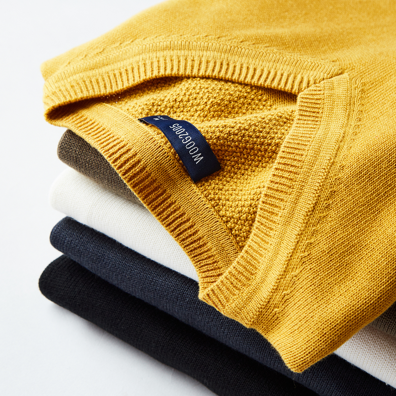 毛衣平铺拍摄 男装摆拍 创意组合图