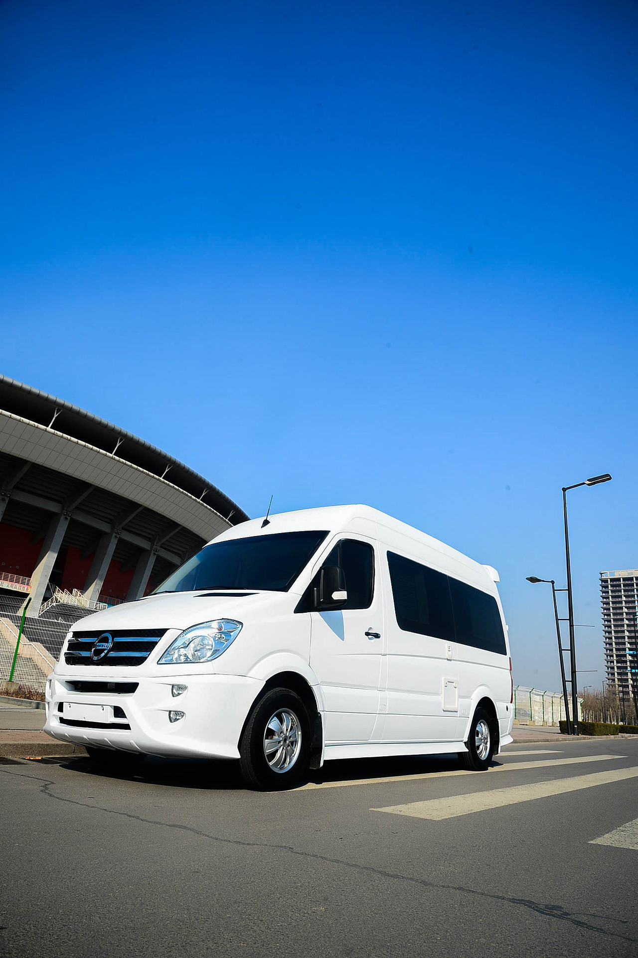 南京金龙b型商旅房车-江苏机动城堡汽车科技有限公司设计出品无锡