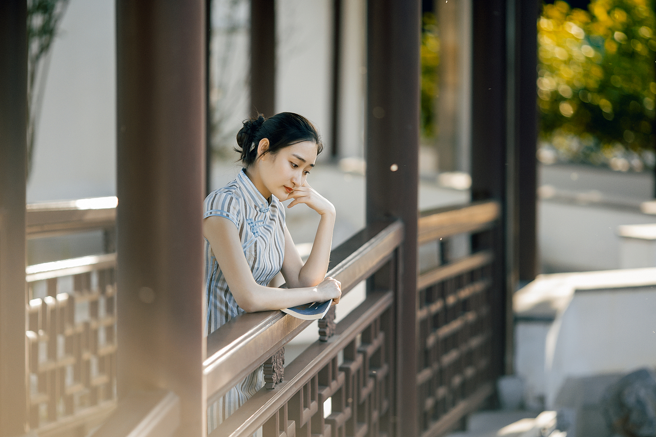 夏日庭院（图ZMjU3NjU1ODQw） - 人像摄影 - 站酷设计师摄影师笔记原创素材 - 站酷ZCOOL