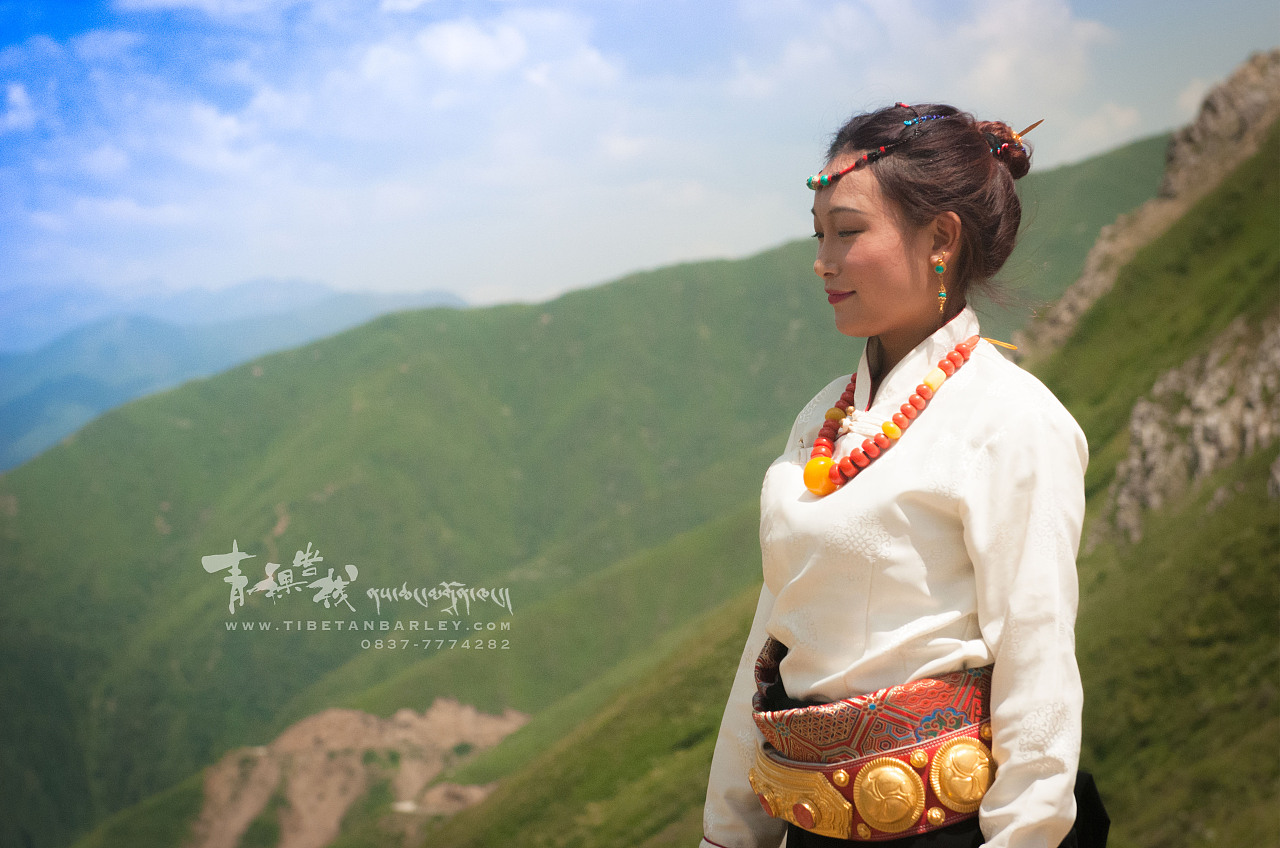 九寨沟藏装体验