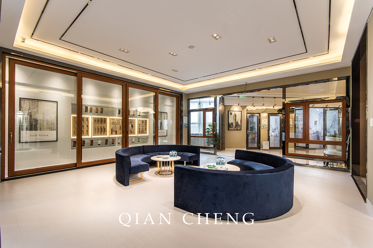 罗普斯金门窗展示中心|建筑空间摄影|设计样板间展厅（图ZMTAyMDM3MDE2） - 环境/建筑摄影 - 站酷设计师摄影师钱诚原创素材 - 站酷ZCOOL