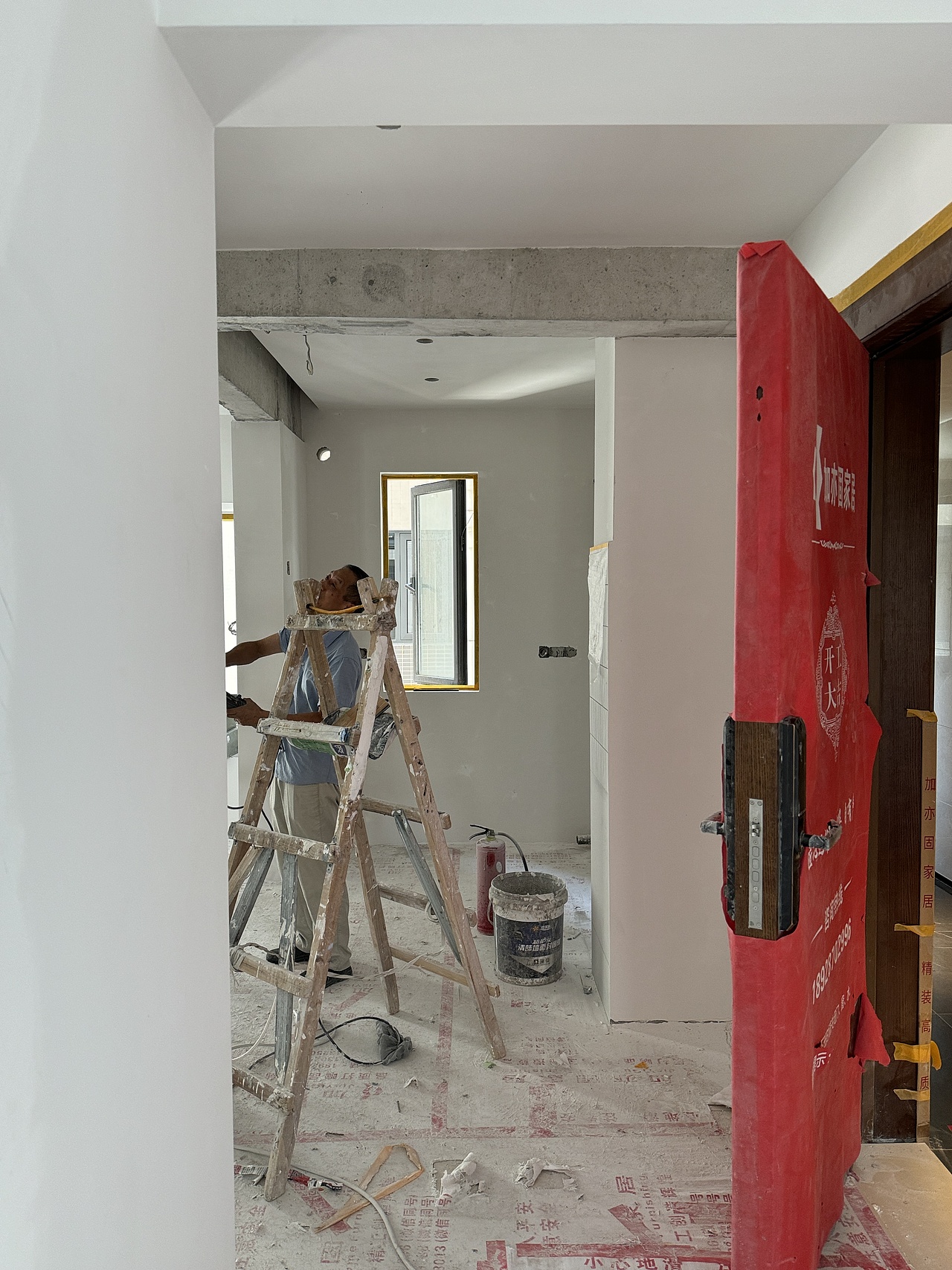 父母说找的什么设计师,梁的漆都不刷