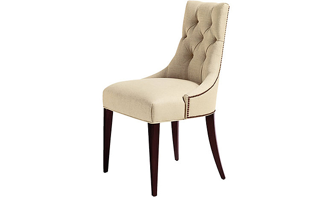 　　【餐椅品牌.Baker】
　　一件好的家具，绝非平常的生活用具，它同时也是历史文化的浓缩，是揭开一段历史，品鉴一种生活，洞悉一种文化的钥匙。被誉为“奢侈家具之王”的美国顶级家具品牌Baker一直都被视为优质设计及卓越品质的信心保证。对细节的注重，把握古典美与实用性，让Baker在现代仍散发着无穷魅力。