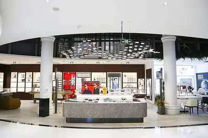 新视野眼镜综合一体视光中心体验店