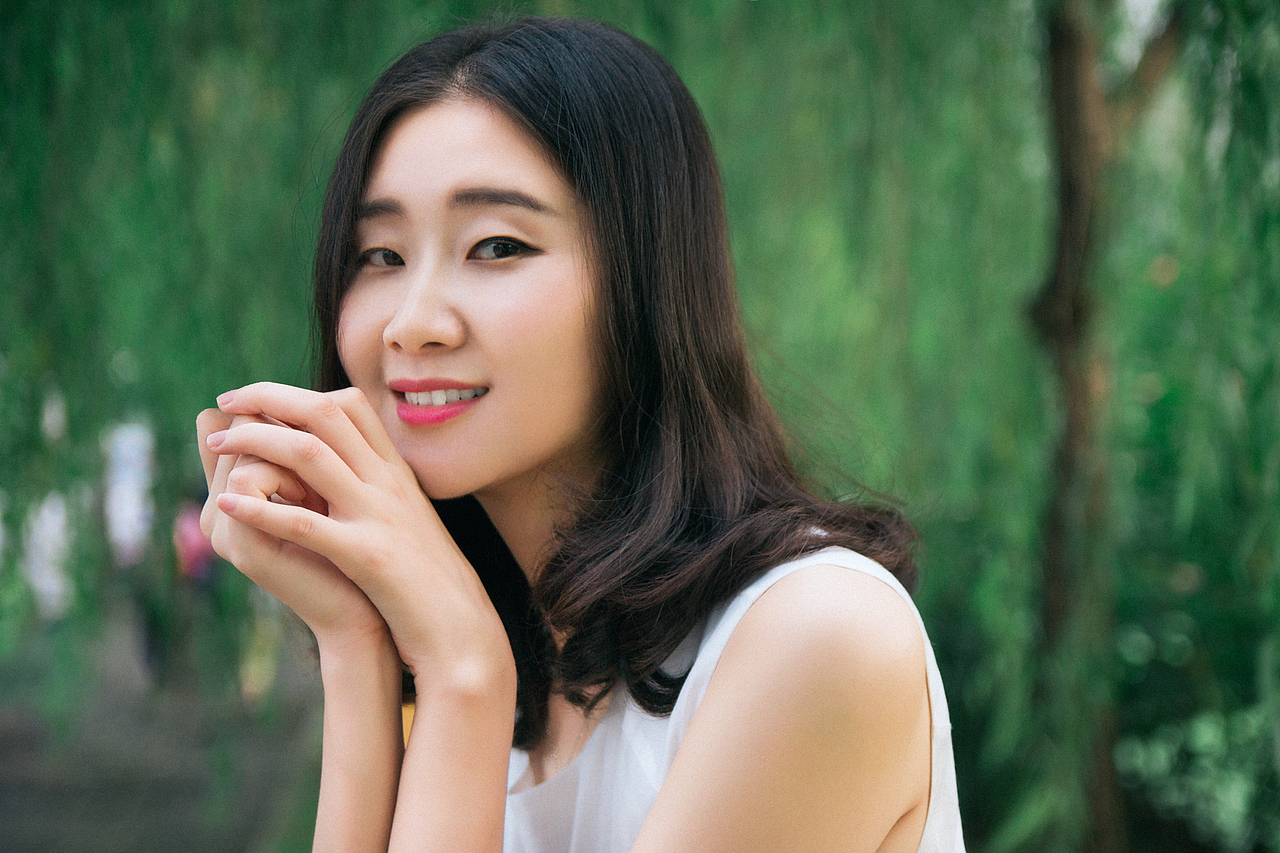 只记得那一天很匆忙 妳从沪的西南到东北~