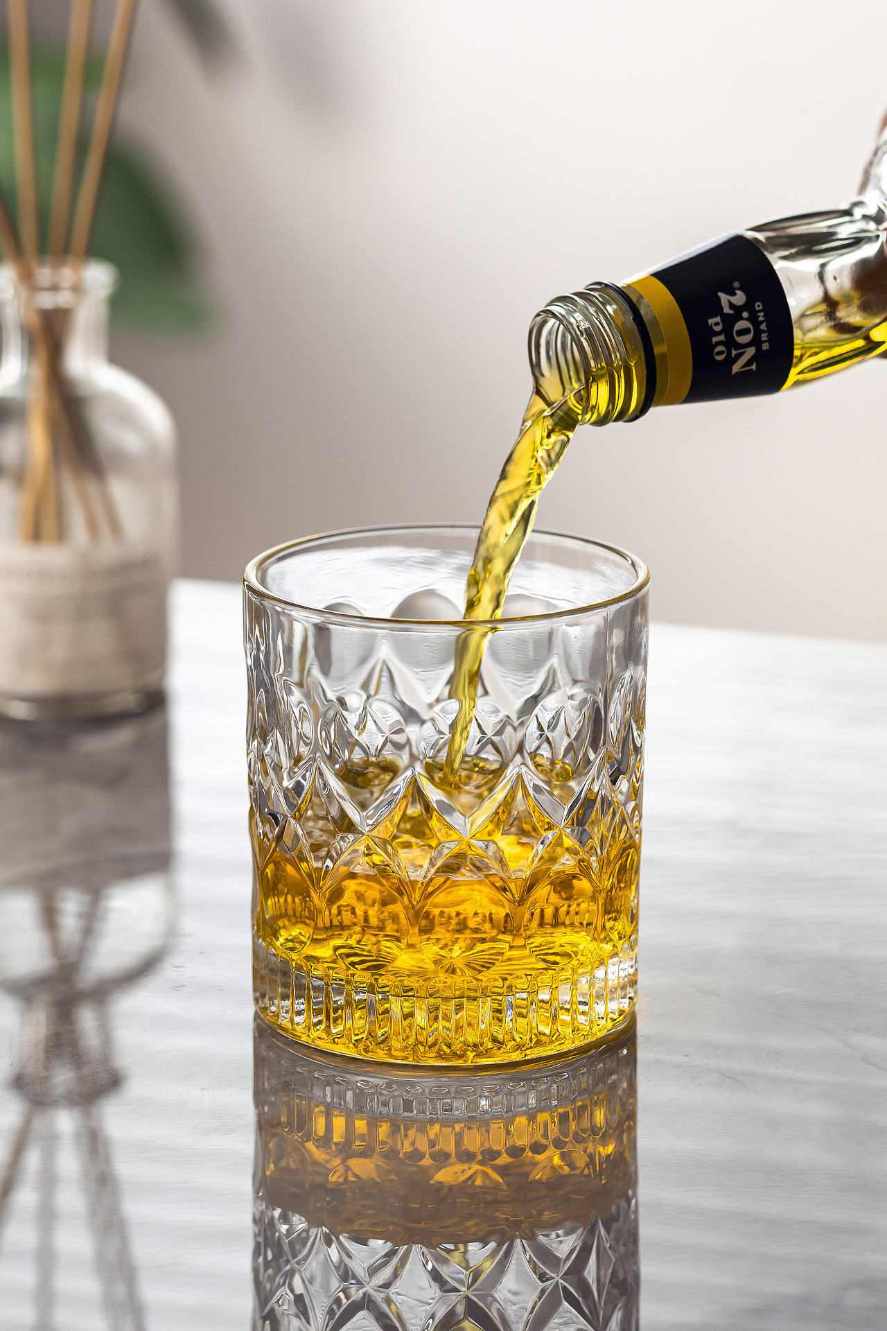 威士忌杯（图ZMzcwMjI2OTA4） - 产品摄影 - 站酷设计师AklinsTu原创素材 - 站酷ZCOOL
