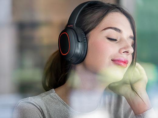 產品拍攝丨dyplay 城市旅行者2.0 頭戴式降噪藍牙耳機（個人主頁-ZMzk0ODE3MDQ=） - 產品攝影 - 站酷設計師偉大的南燭原創(chuàng)素材 - 站酷ZCOOL