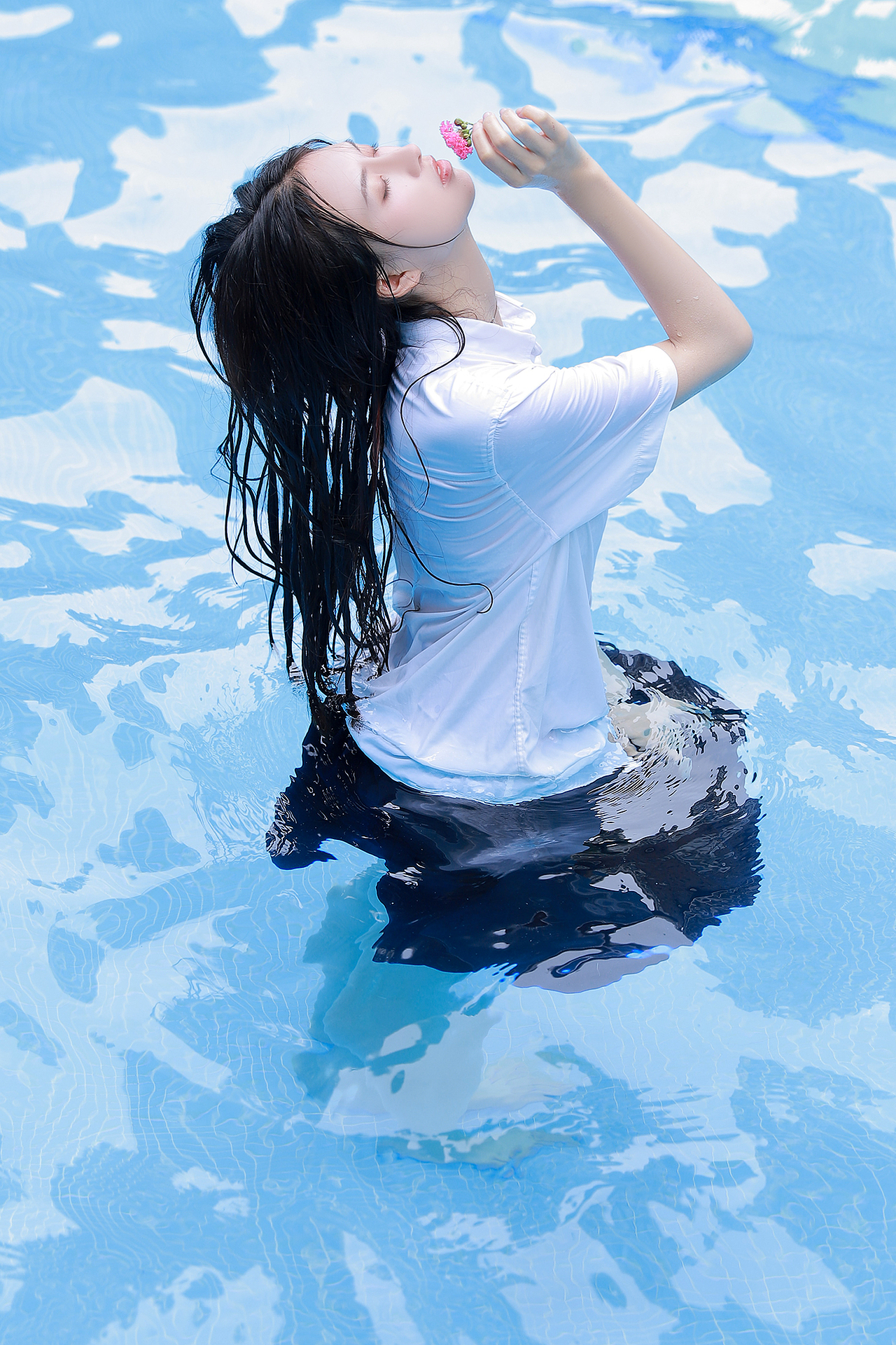 成都首家泳池少女写真｜泳池拍照姿势分享💎（图ZMjY2NTk2NjE2） - 人像摄影 - 站酷设计师白兔糖写真馆原创素材 - 站酷ZCOOL