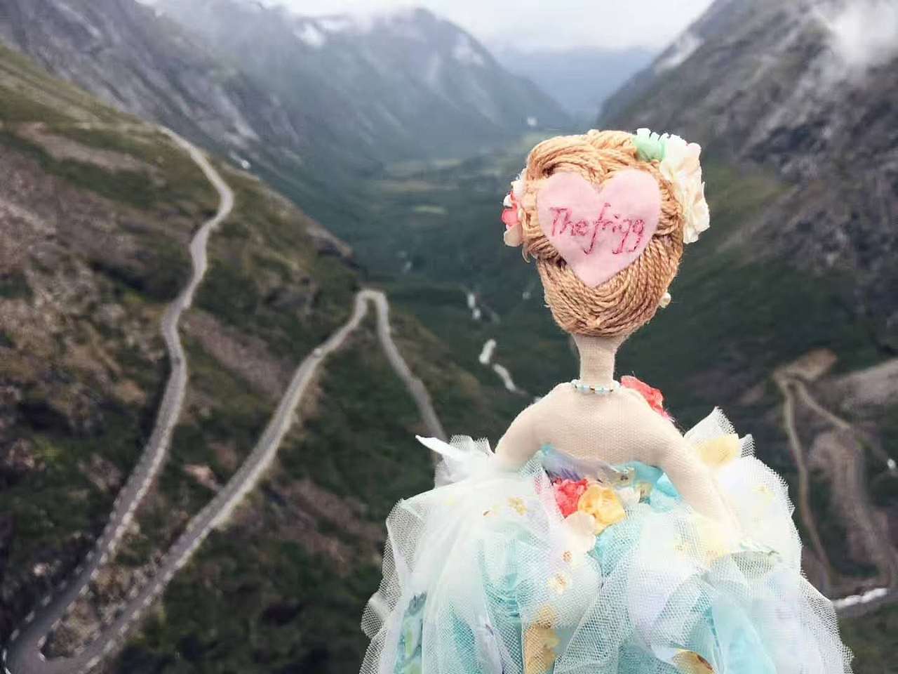 Thefrigg | 刺绣娃娃的北欧浪漫之旅（图ZMTAzOTgyMDg4） - 其他手工艺 - 站酷设计师是啊若阿原创素材 - 站酷ZCOOL