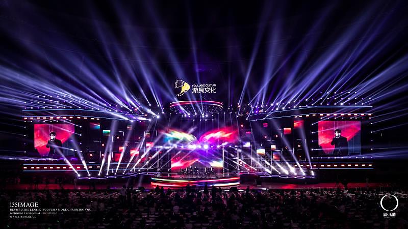 2022大湾区达人直播电商嘉年华/深圳春茧体育馆（图ZMzAxNzQ5MTA0） - 舞台美术 - 站酷设计师sixbears原创素材 - 站酷ZCOOL