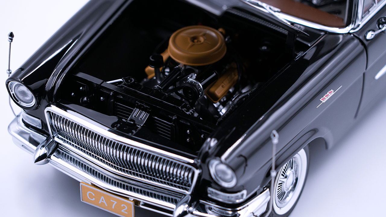 红旗CA72 1:18 世纪龙