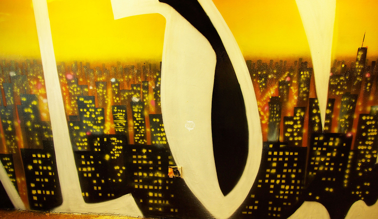 都市的灯光喷绘得十分细腻生动