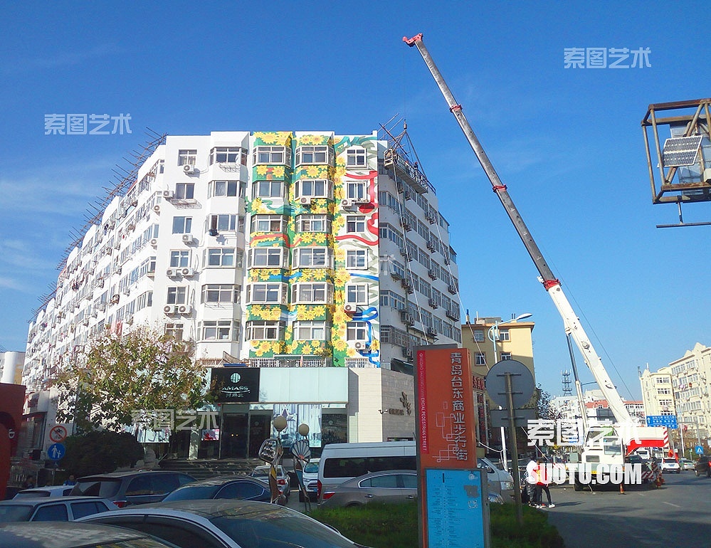 青岛台东三路步行街 楼体彩绘 二期施工案例