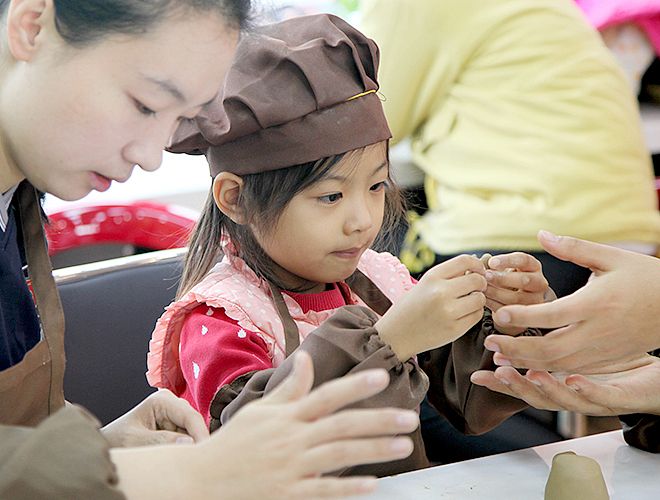 特色陶艺店装修动漫主题更吸睛