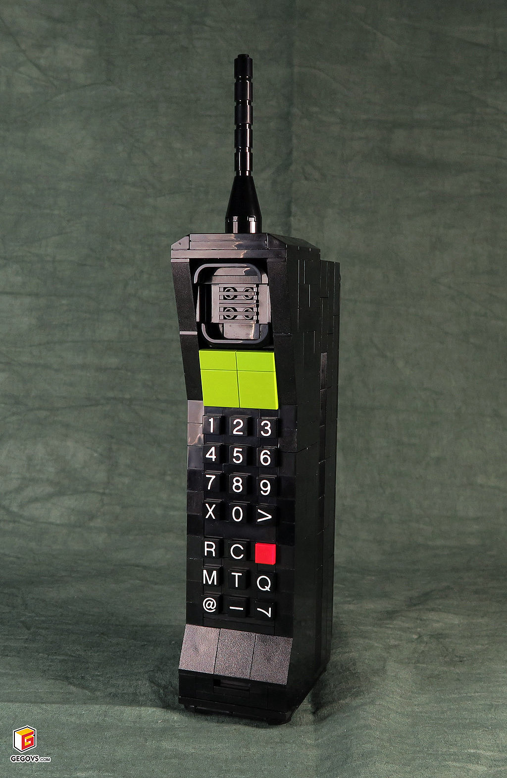 乐高版 任天堂红白机&复古彩色电视机、大哥大、太空船