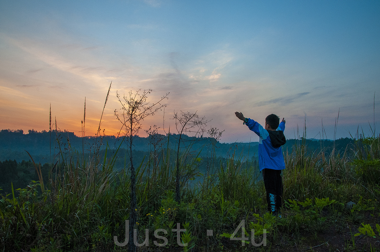我的儿子只要他开心快乐就好