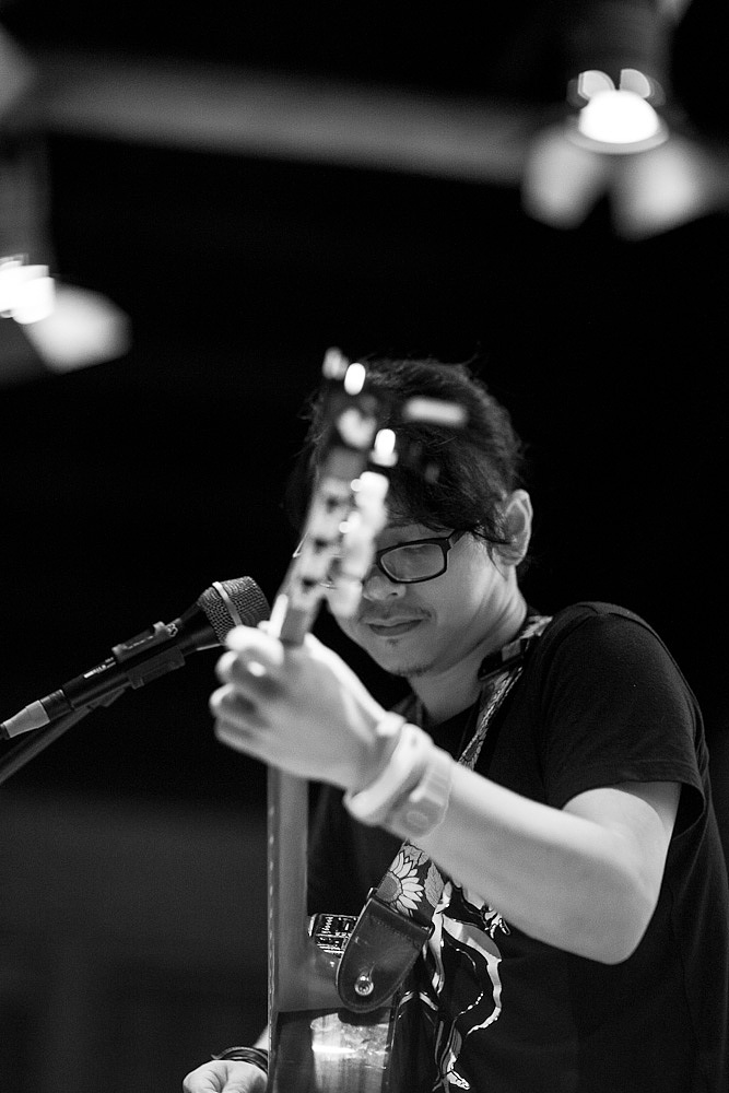 《温柔钢铁》——马来西亚创作女歌手宇珩2012初夏巡演 