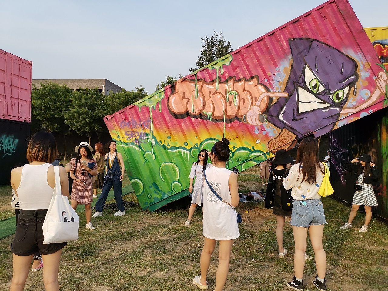 涂鸦文化街比赛|其他|墙绘/立体画|蘇亞苏 - 原创作品 - 站酷 (ZCOOL)