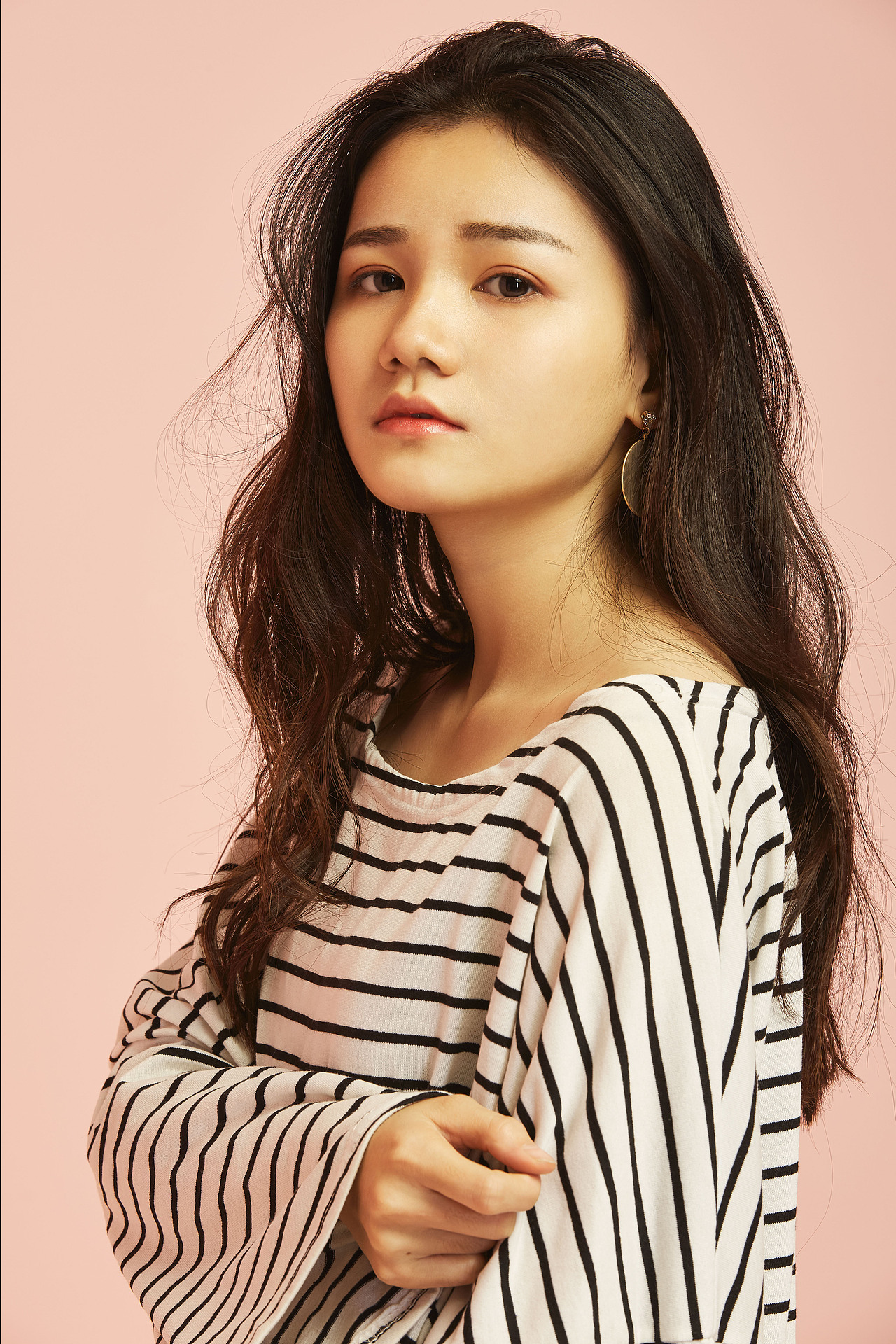 获取四枚化妆妹子