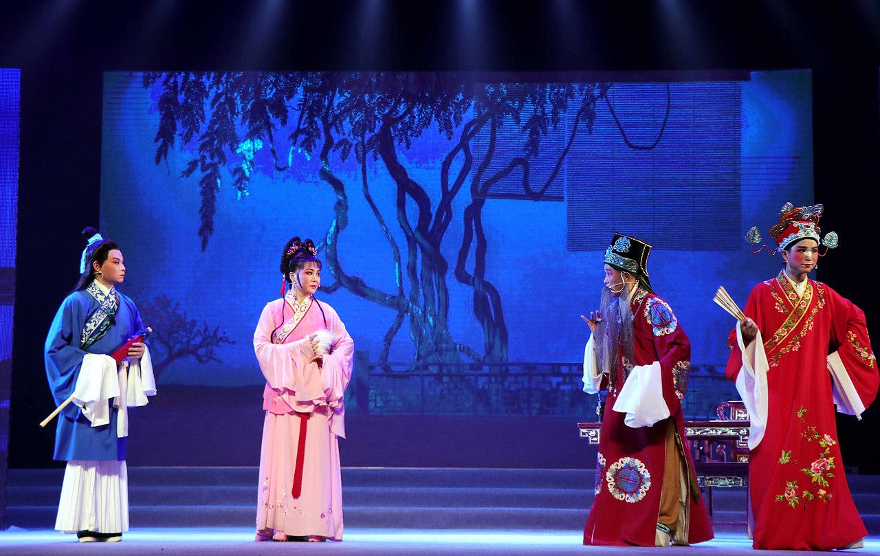 黄梅戏《天仙配》舞台剧照