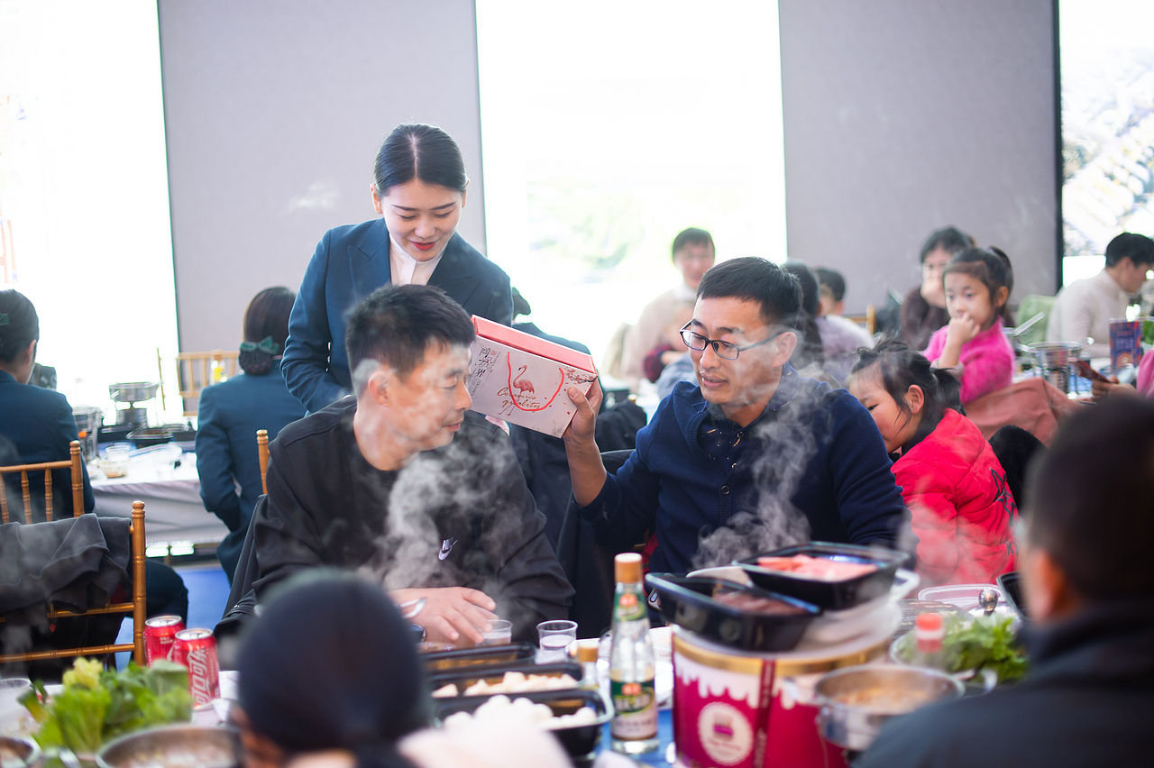 客户答谢暖场火锅宴（融创世樾城）（图ZMTkwNjA5NzEy） - 人文/纪实摄影 - 站酷设计师放狼的小羊原创素材 - 站酷ZCOOL