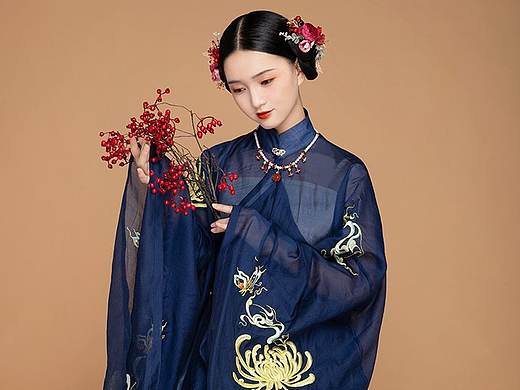 汉服设计 | 遗梦沧雪《秋意晚菊》