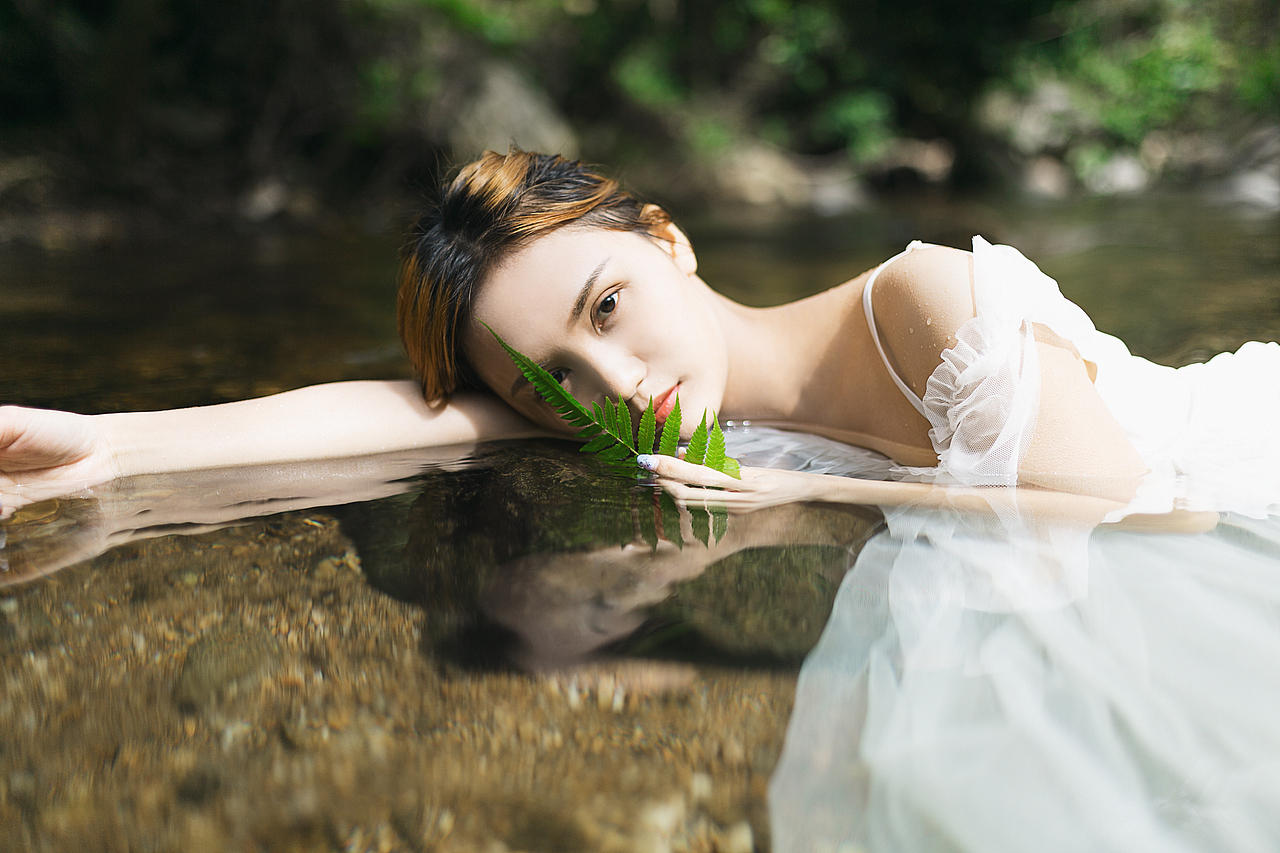 水滴滴落「深圳写真约拍」