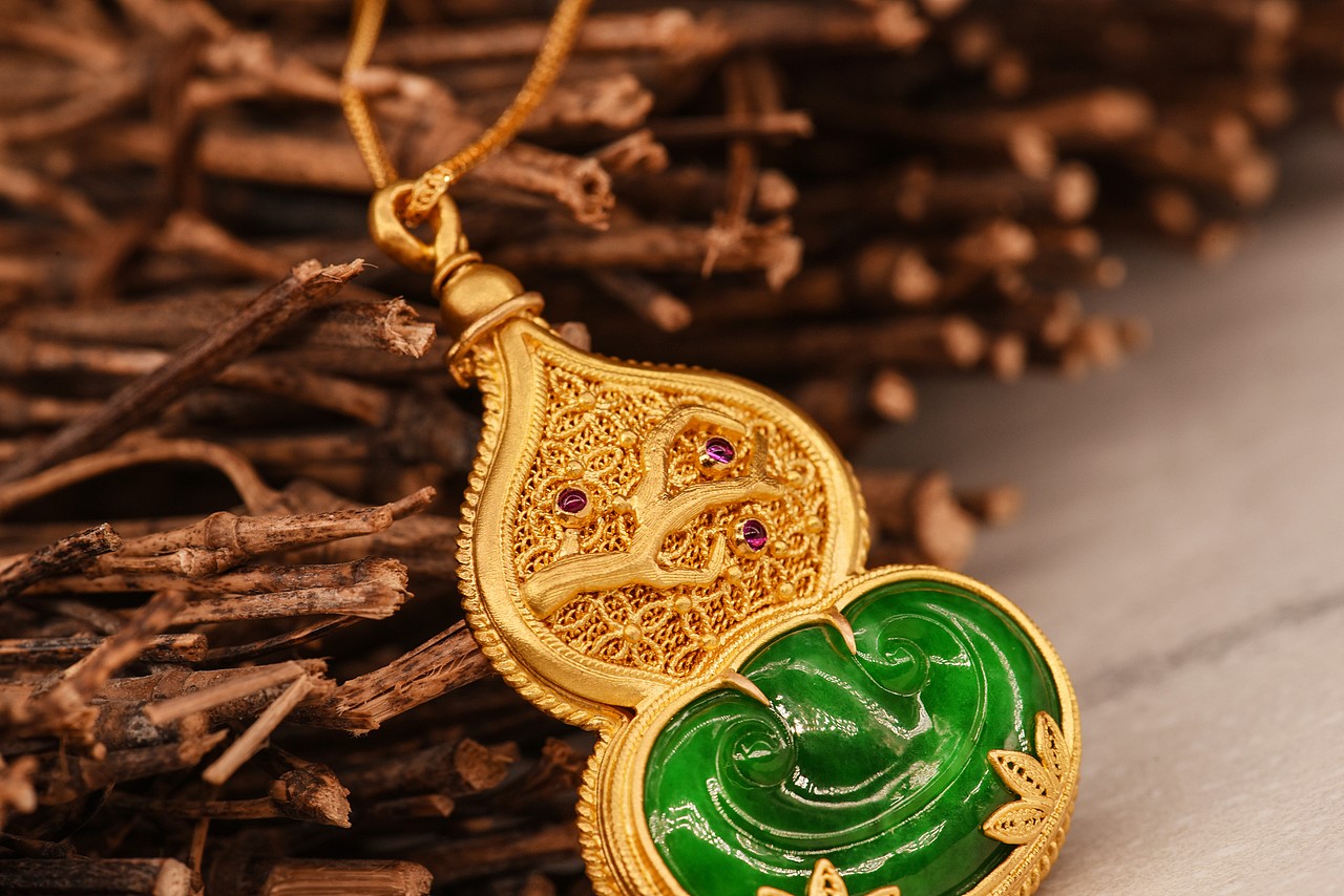 惊艳到大家的一组花丝镶嵌技艺首饰