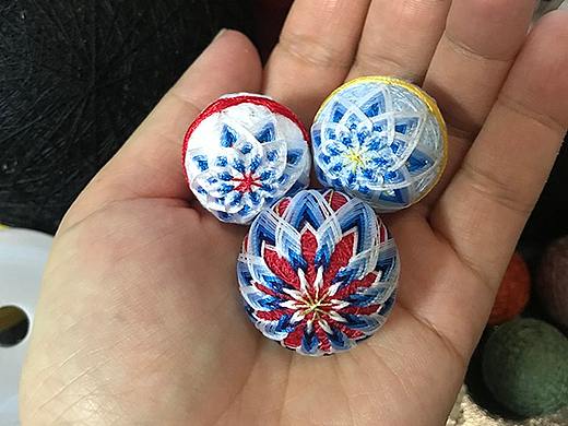 手作の手鞠球