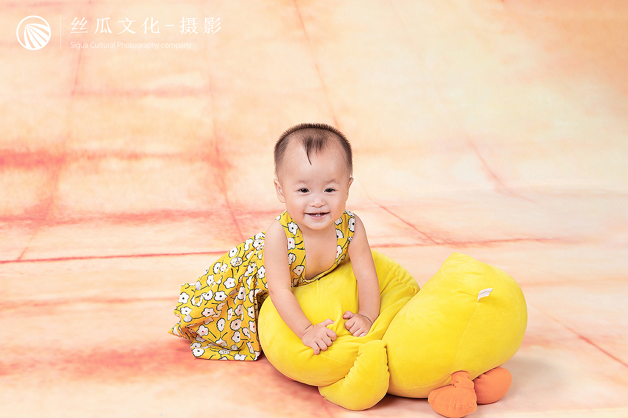 兒童周歲紀(jì)念照（圖ZMjY5NzkxMjA0） - 人像攝影 - 站酷設(shè)計(jì)師產(chǎn)品攝影精修原創(chuàng)素材 - 站酷ZCOOL