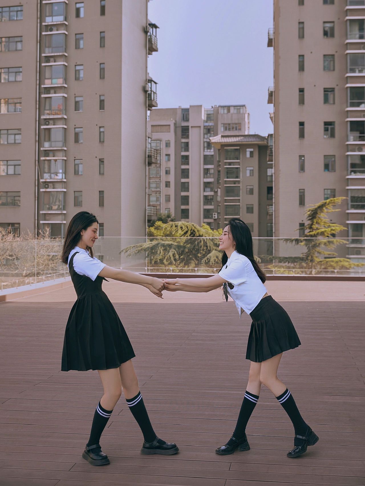 闺蜜写真（图ZMzAxODQ2MTA4） - 人像摄影 - 站酷设计师三山静晓原创素材 - 站酷ZCOOL